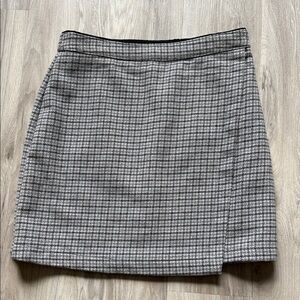 Abercrombie & Fitch Wool Blend Houndstooth Mini Skirt